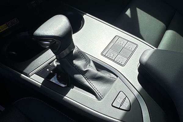 2024 Lexus UX F SPORT Design