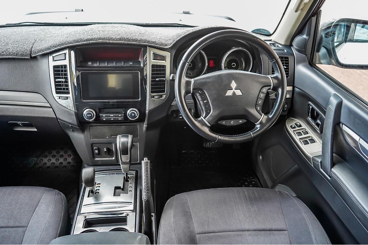 2020 Mitsubishi Pajero GLX NX