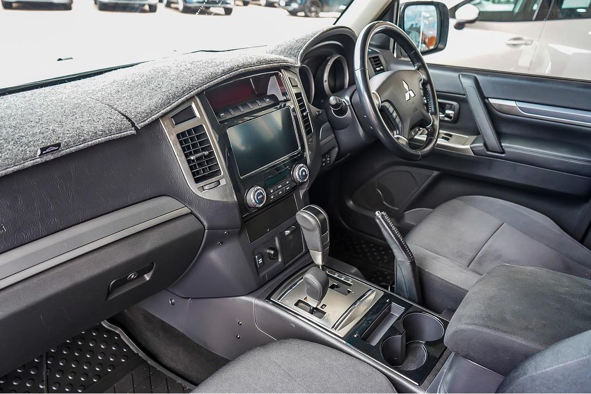 2020 Mitsubishi Pajero GLX NX