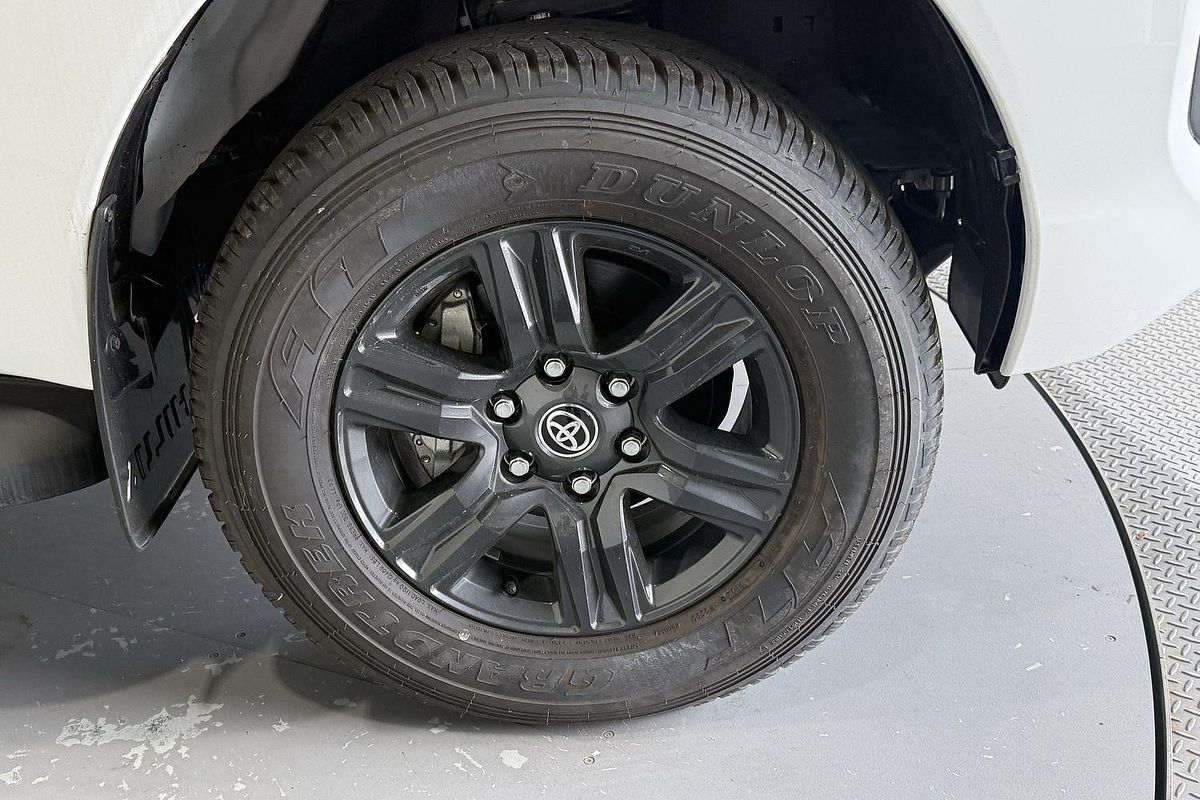 2024 Toyota Hilux SR GUN126R 4X4