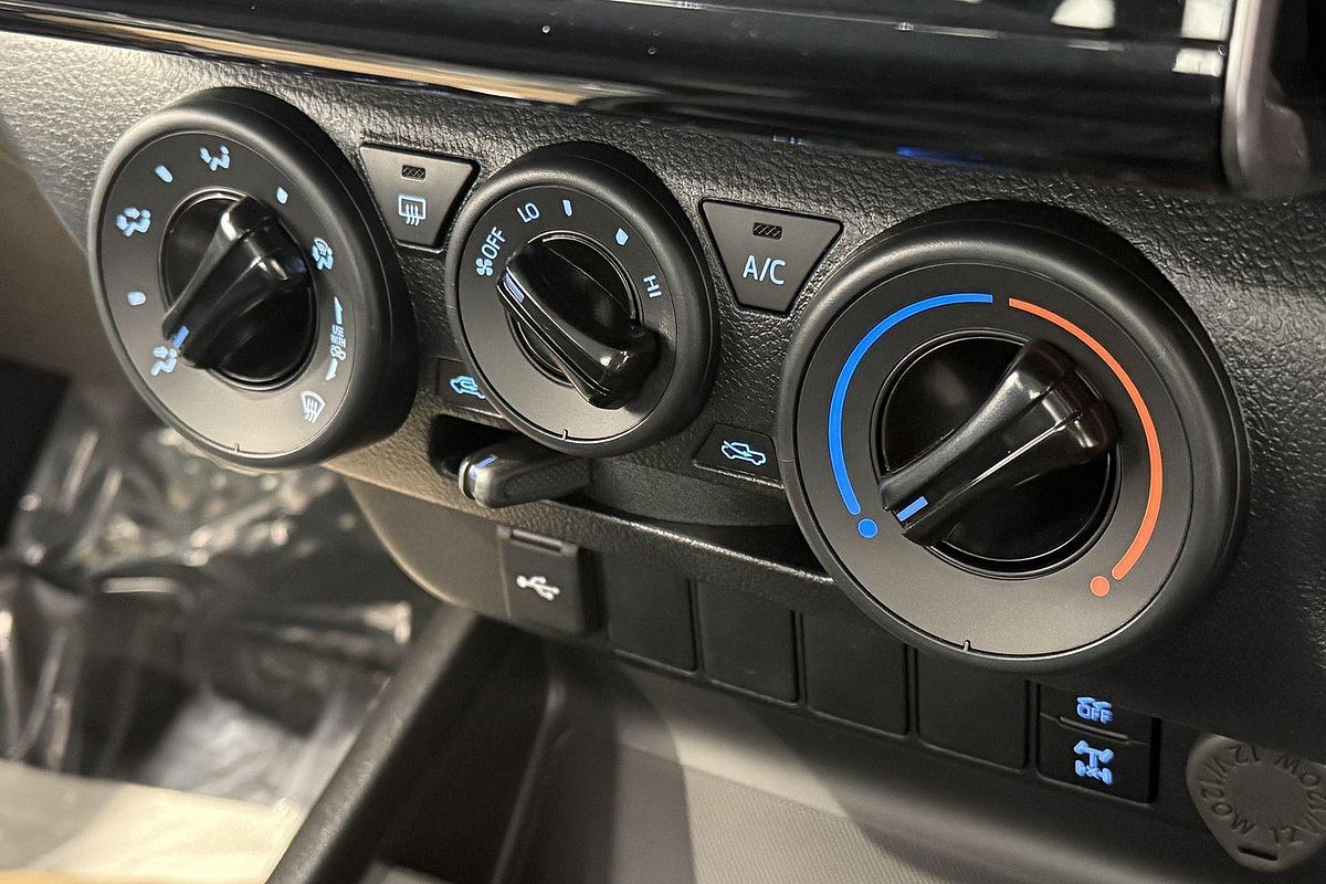 2024 Toyota Hilux SR GUN126R 4X4