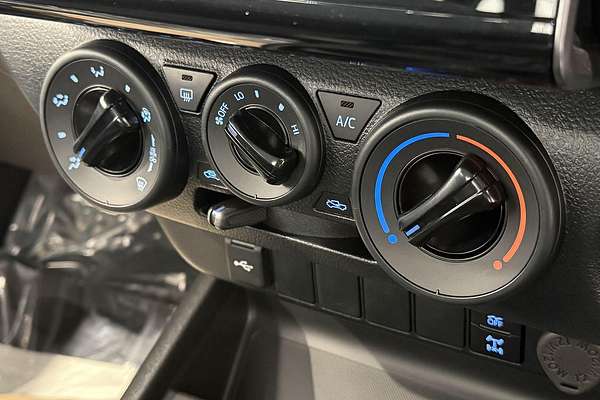 2024 Toyota Hilux SR GUN126R 4X4