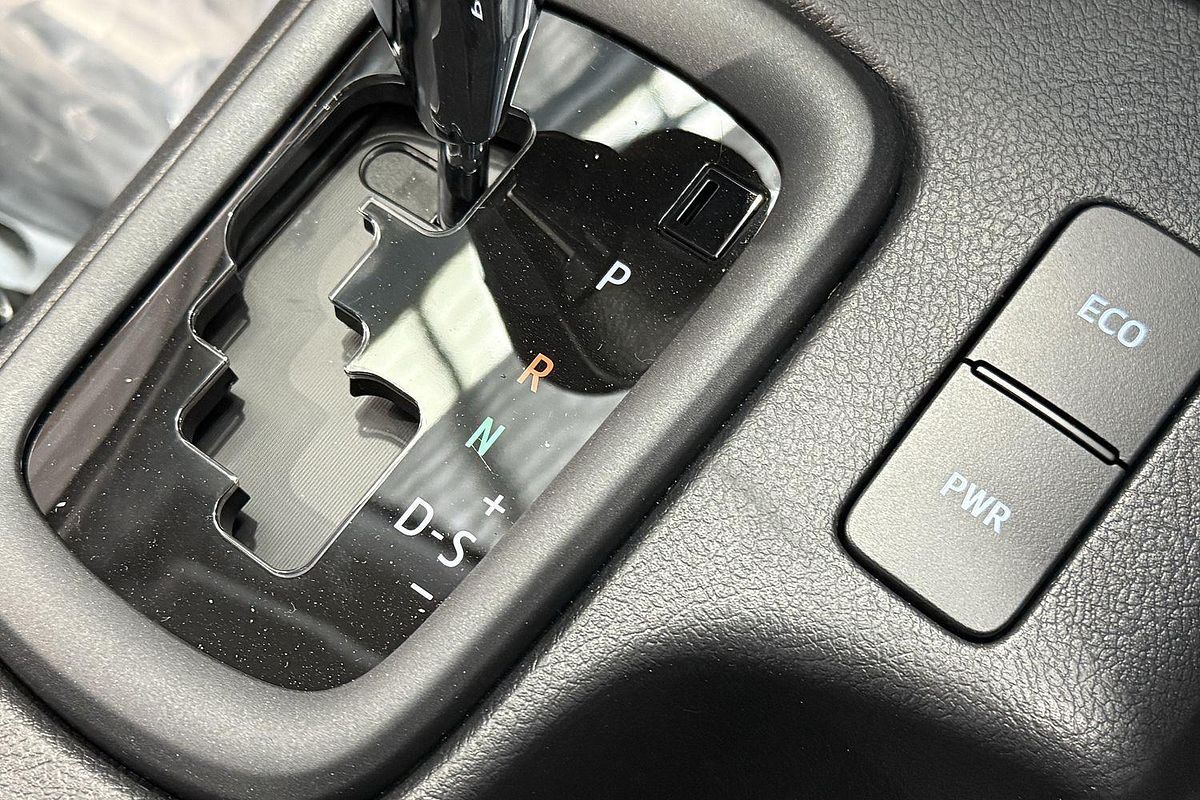 2024 Toyota Hilux SR GUN126R 4X4