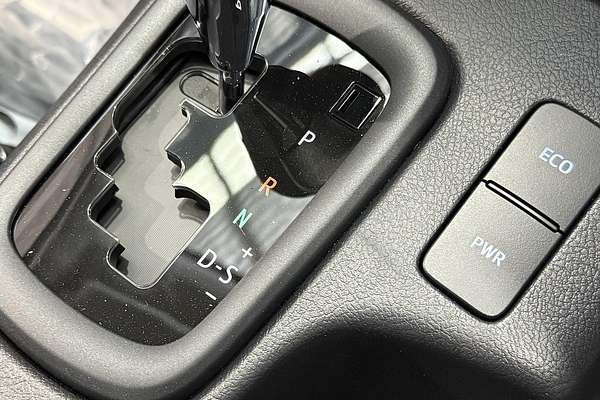 2024 Toyota Hilux SR GUN126R 4X4