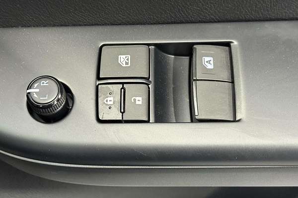 2024 Toyota Hilux SR GUN126R 4X4