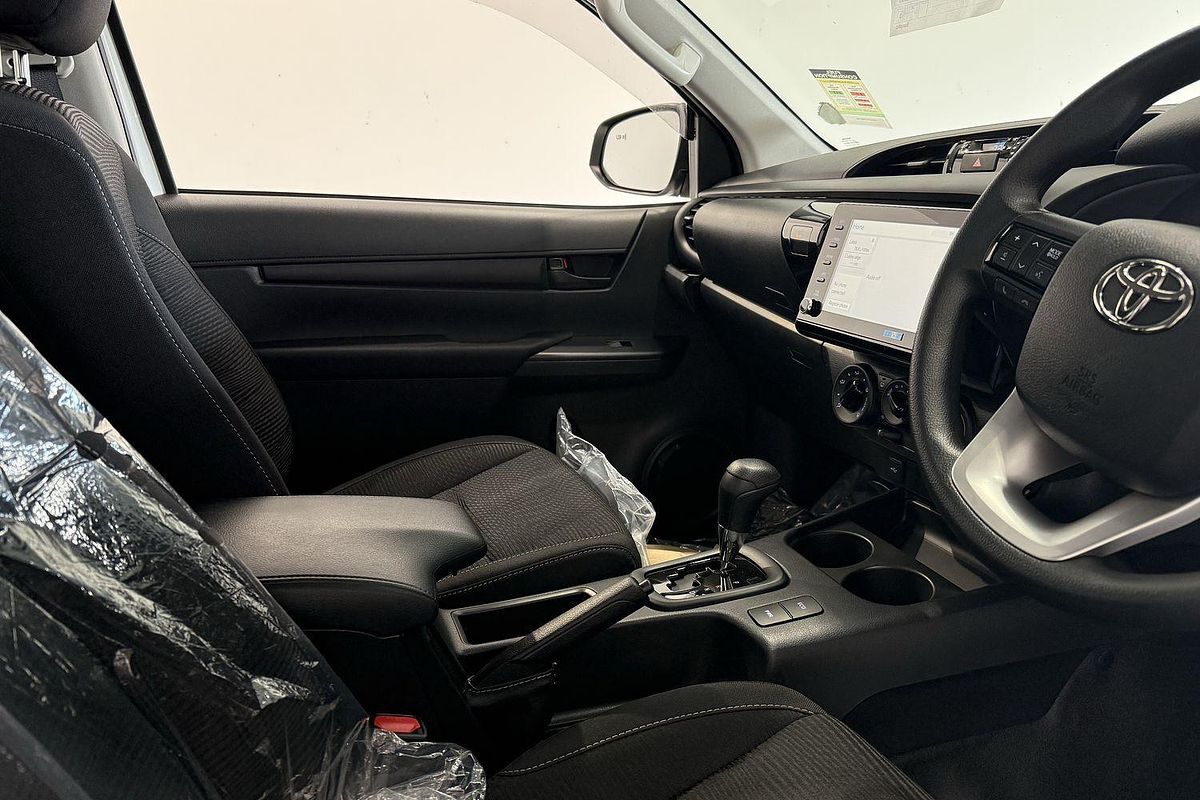 2024 Toyota Hilux SR GUN126R 4X4
