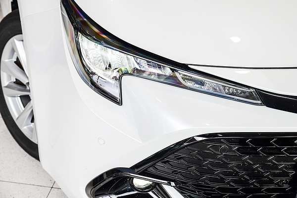 2025 Toyota Corolla SX Hybrid ZWE219R