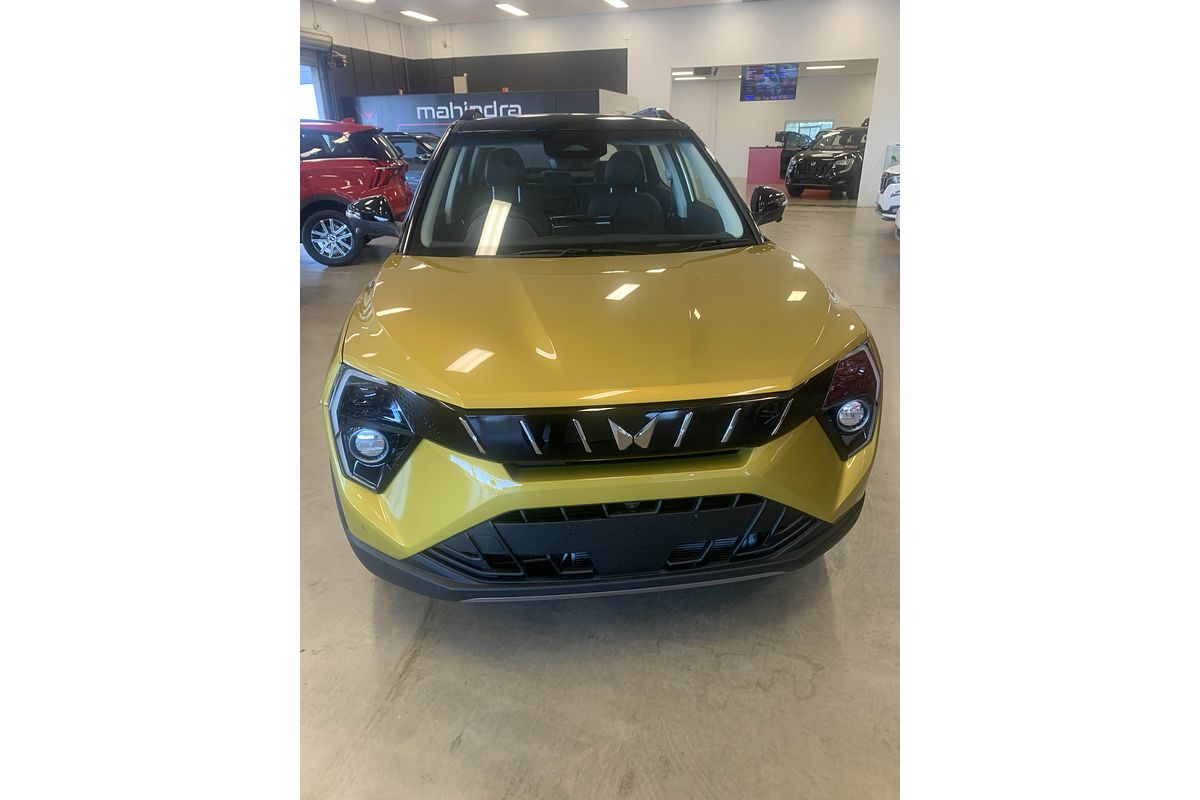 2025 Mahindra XUV3XO AX7L