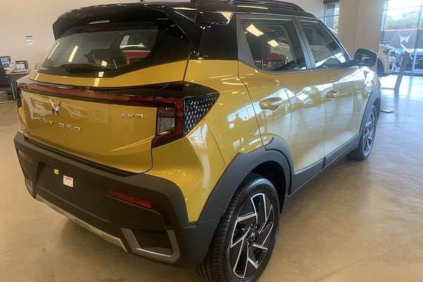 2025 Mahindra XUV3XO AX7L
