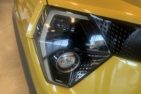 2025 Mahindra XUV3XO AX7L