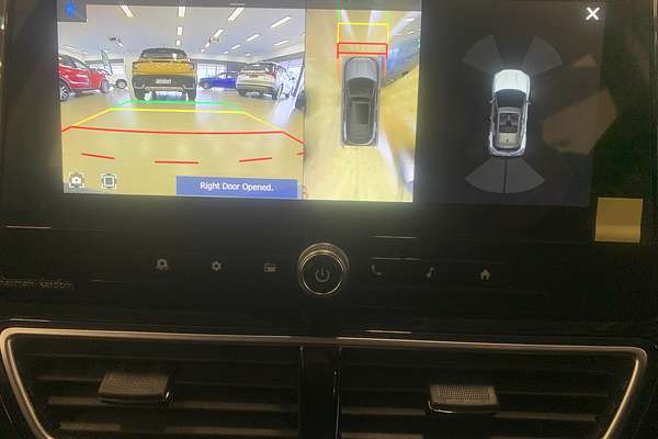 2025 Mahindra XUV3XO AX7L