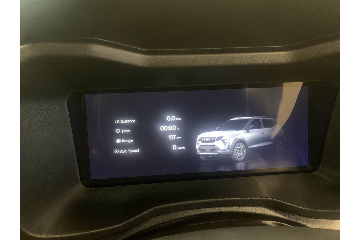 2025 Mahindra XUV3XO AX7L