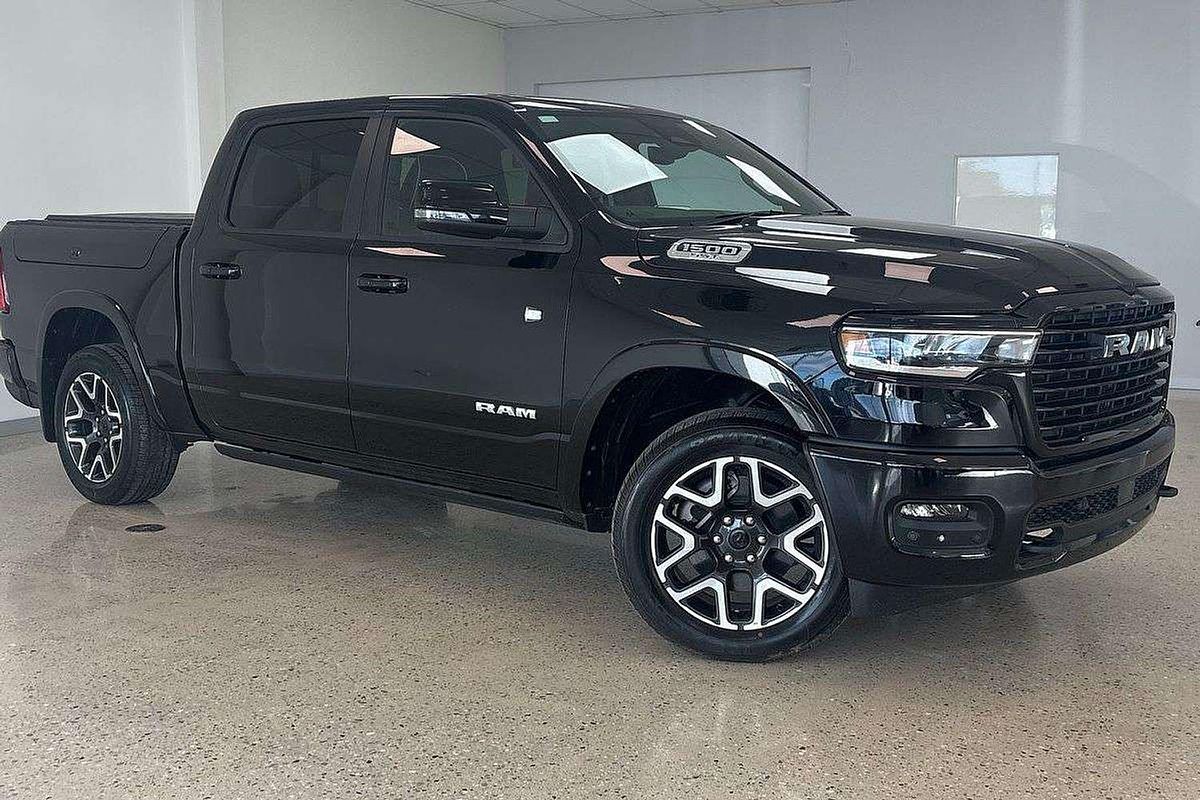 2025 RAM 1500 Laramie Sport Hurricane SO RamBox DT 4X4 SWB