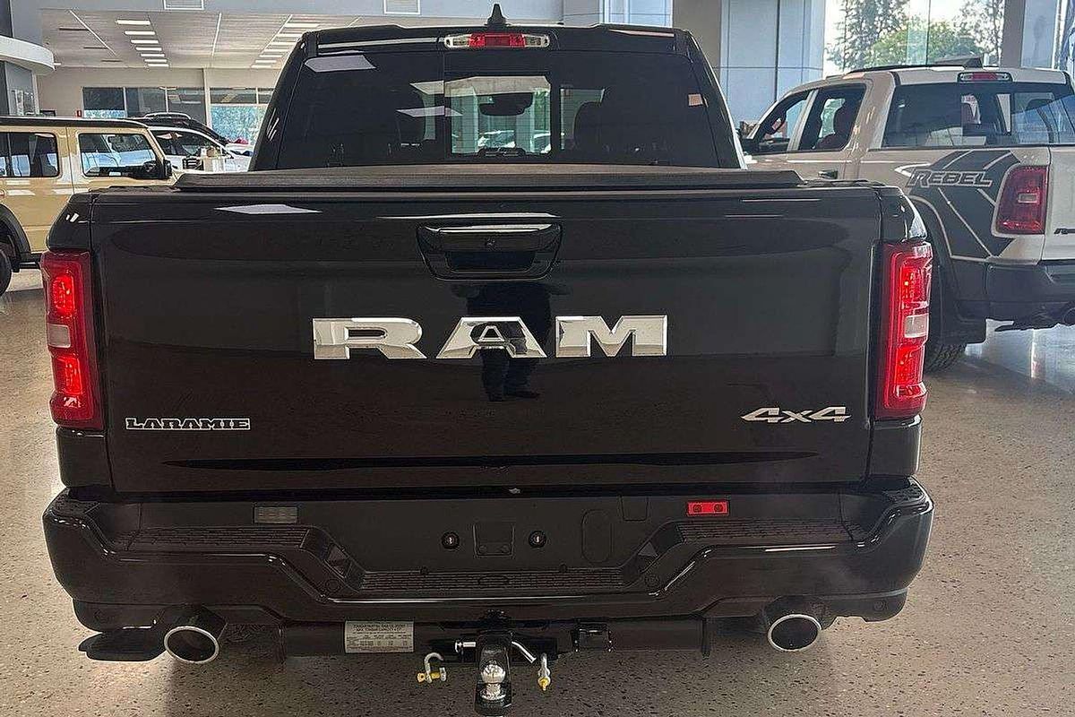 2025 RAM 1500 Laramie Sport Hurricane SO RamBox DT 4X4 SWB