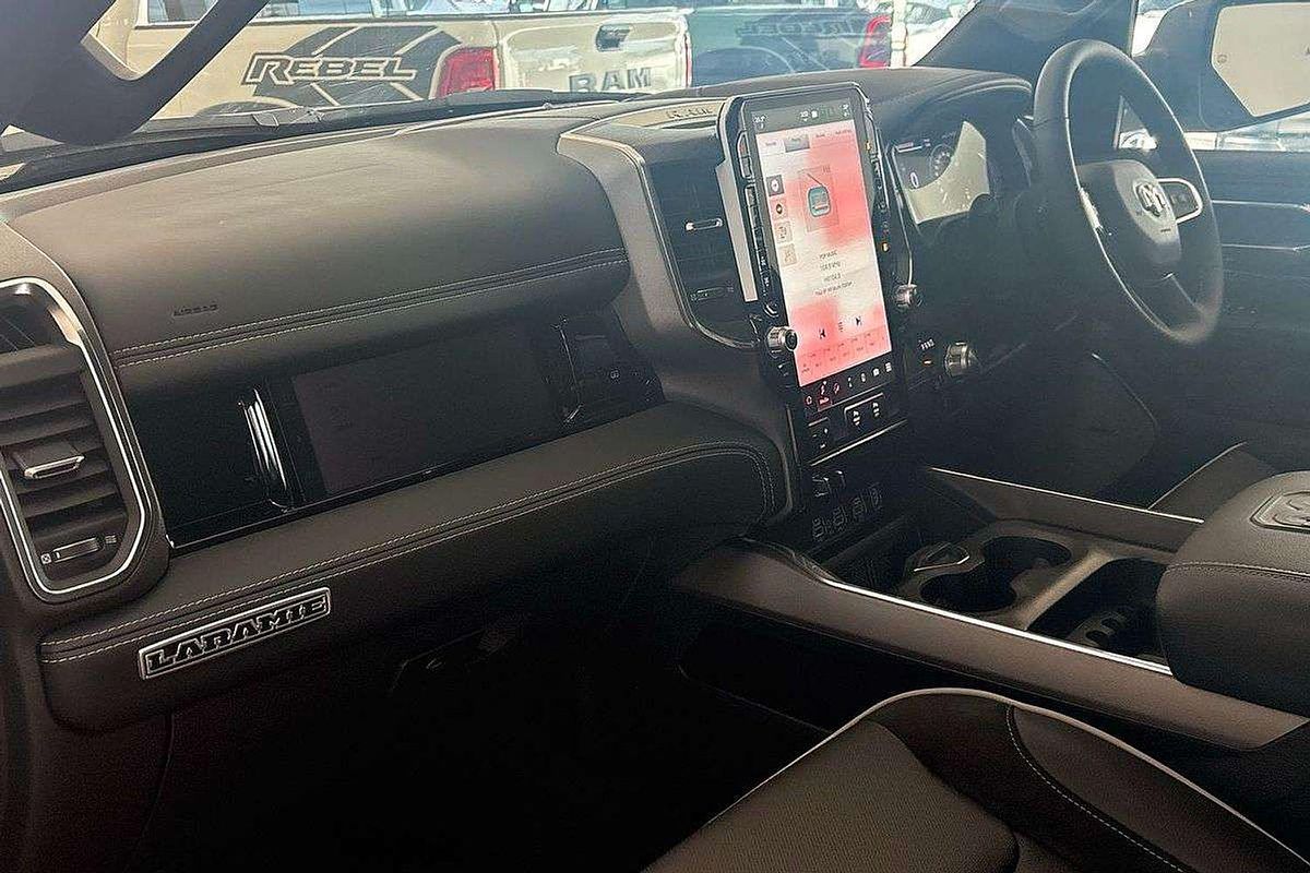 2025 RAM 1500 Laramie Sport Hurricane SO RamBox DT 4X4 SWB