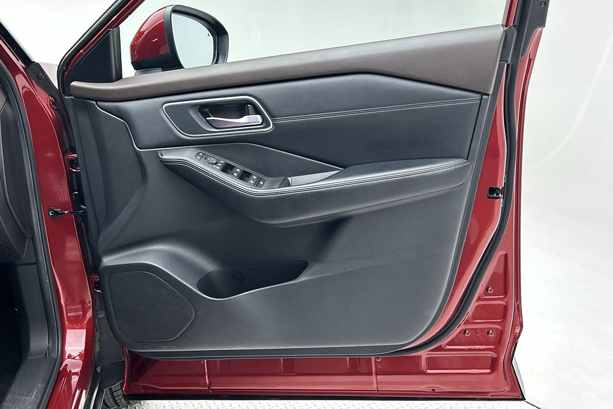 2023 Nissan X-TRAIL ST-L T33