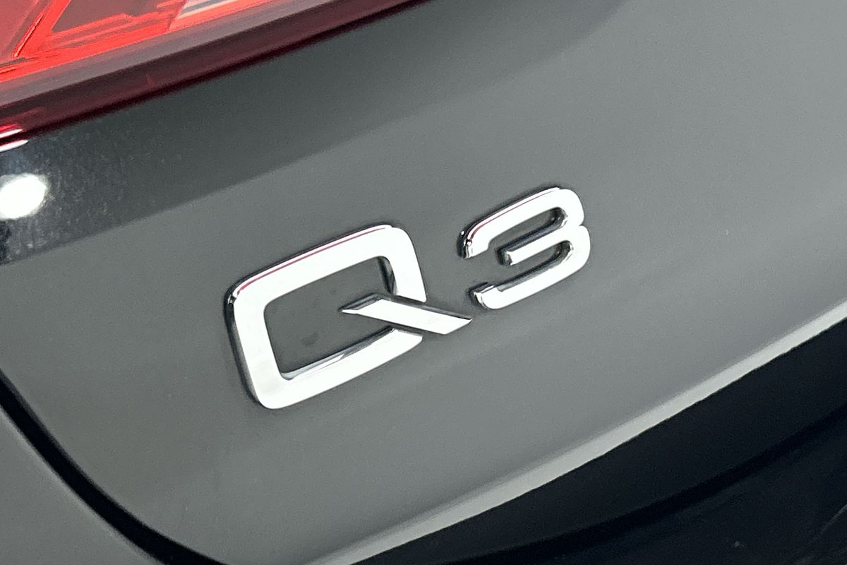 2021 Audi Q3 35 TFSI S line F3