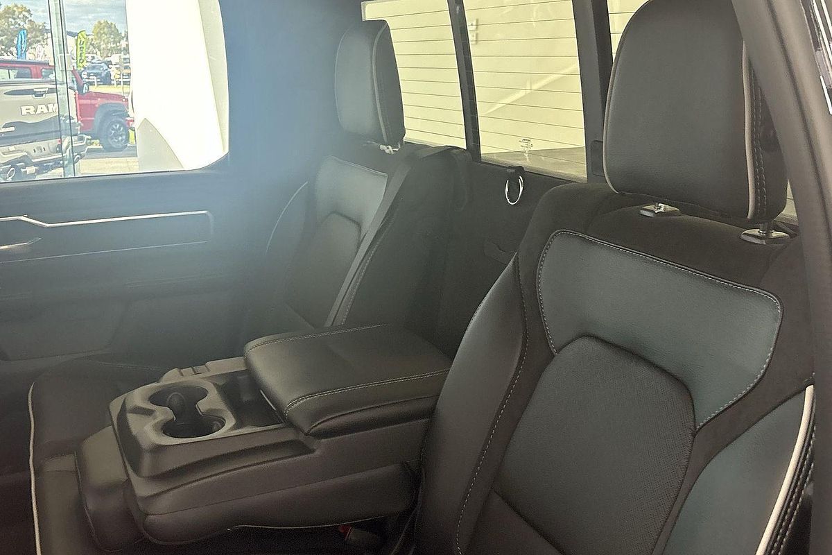 2025 RAM 1500 Laramie Sport Hurricane SO RamBox DT 4X4 SWB