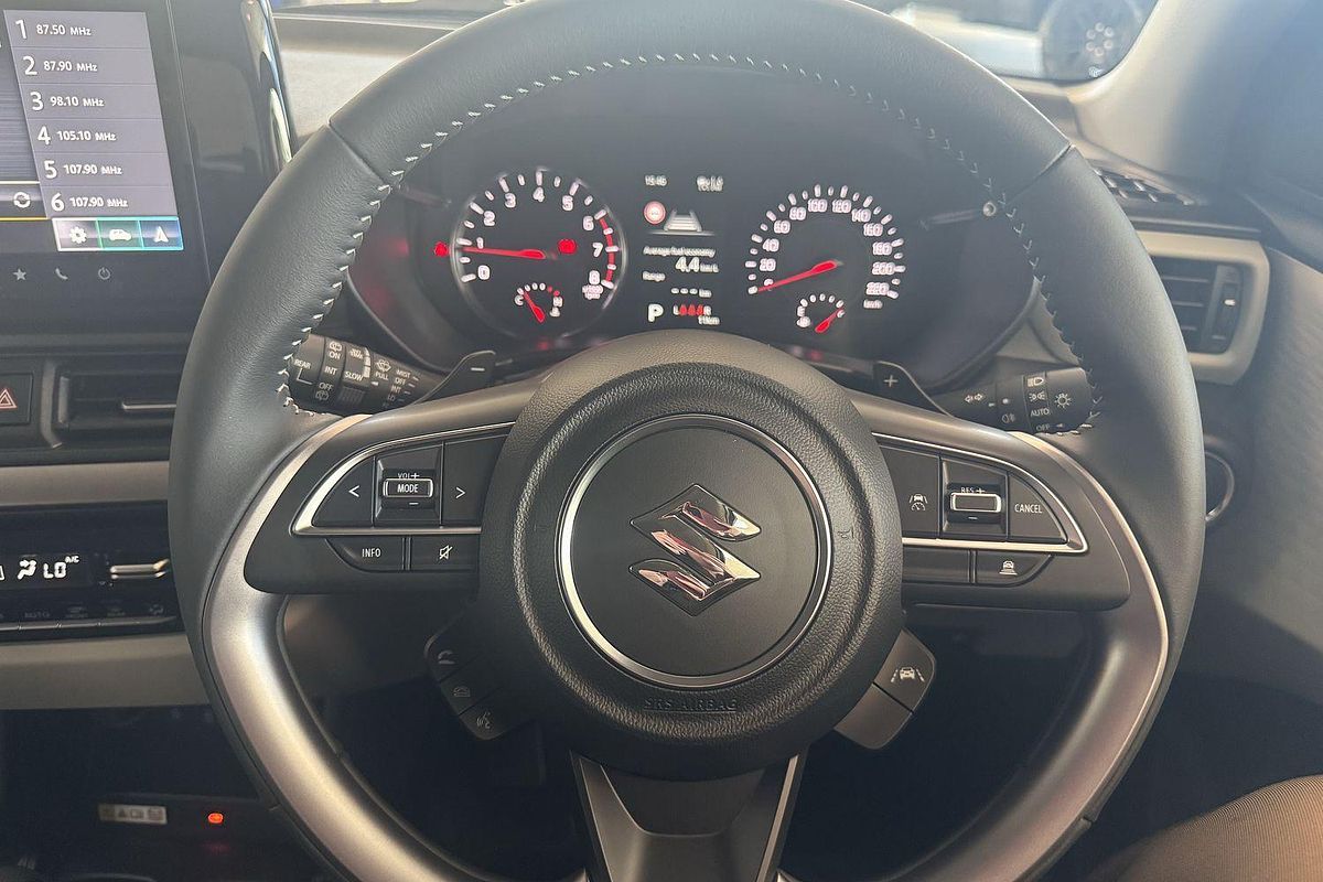 2025 Suzuki Swift Hybrid GLX UZ