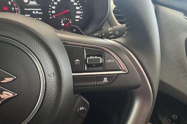 2025 Suzuki Swift Hybrid GLX UZ