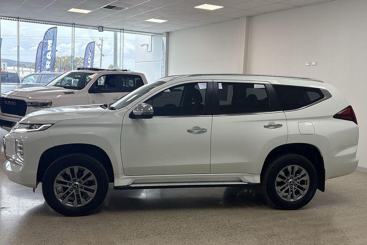 2021 Mitsubishi Pajero GLX NX