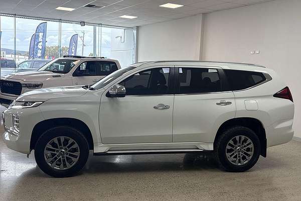 2021 Mitsubishi Pajero GLX NX