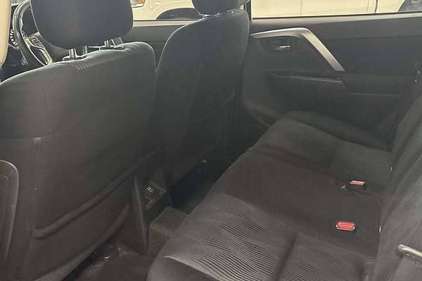 2021 Mitsubishi Pajero GLX NX