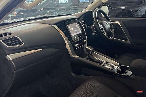 2021 Mitsubishi Pajero GLX NX