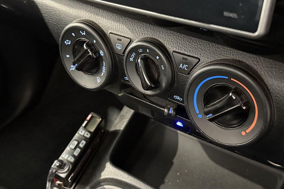 2016 Toyota Hilux SR GUN126R 4X4