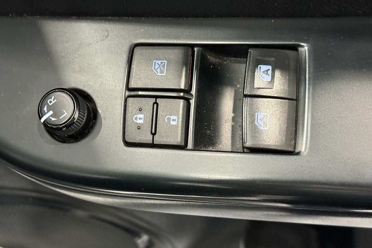 2016 Toyota Hilux SR GUN126R 4X4