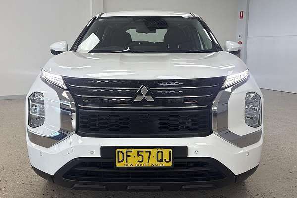 2022 Mitsubishi Outlander ES ZM