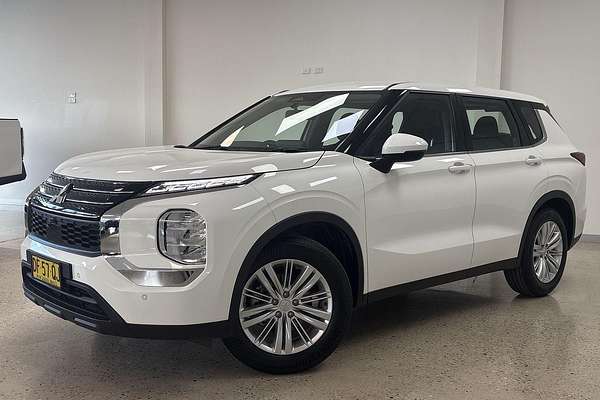 2022 Mitsubishi Outlander ES ZM