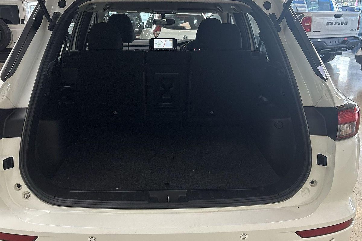 2022 Mitsubishi Outlander ES ZM