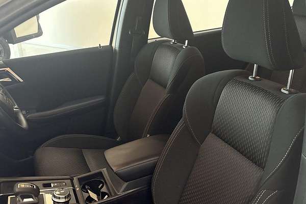 2022 Mitsubishi Outlander ES ZM