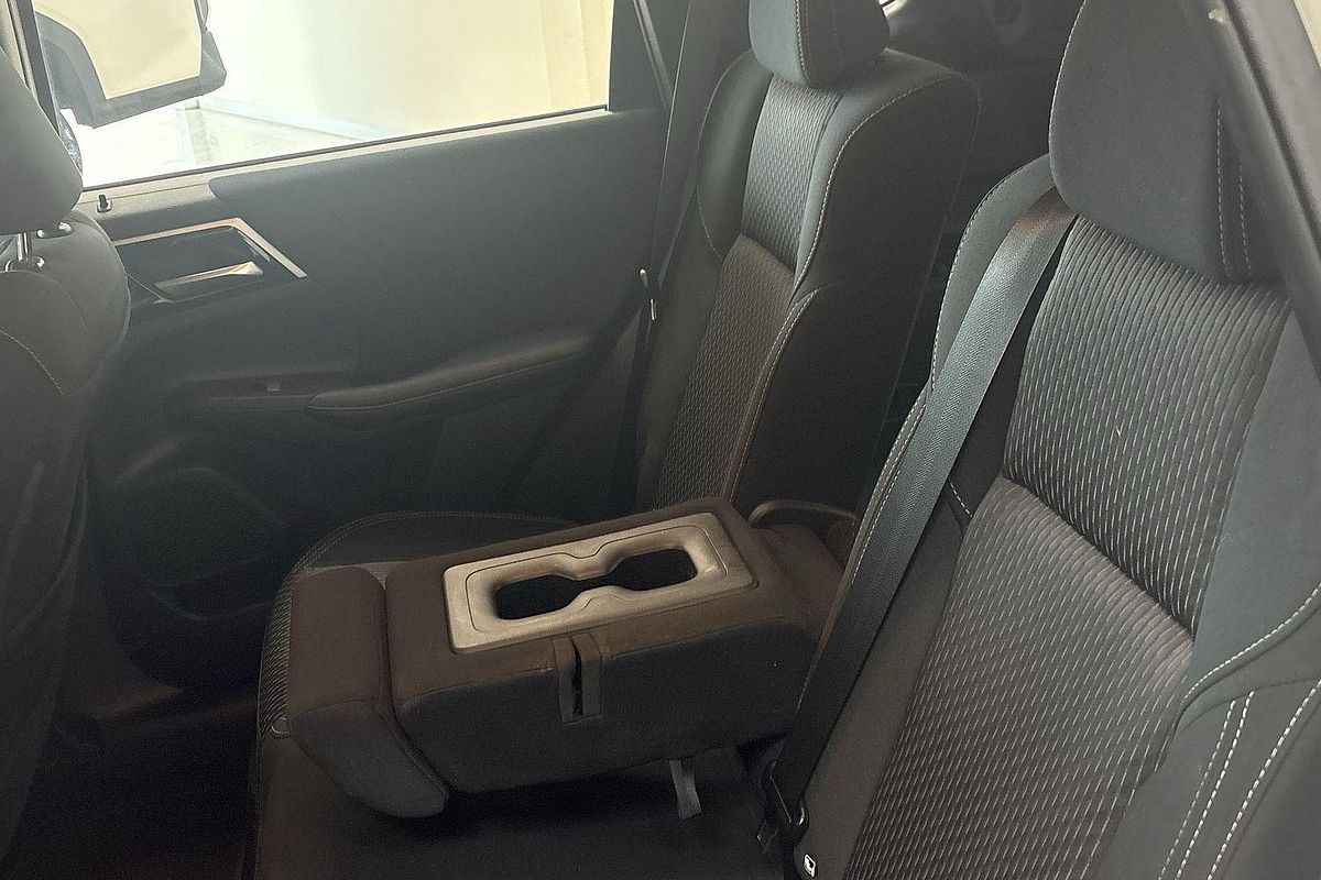 2022 Mitsubishi Outlander ES ZM