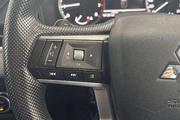 2022 Mitsubishi Outlander ES ZM