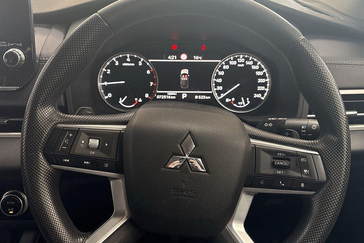 2022 Mitsubishi Outlander ES ZM