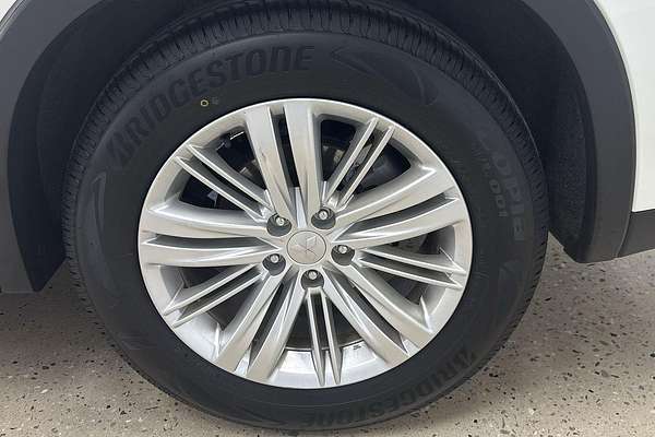 2022 Mitsubishi Outlander ES ZM