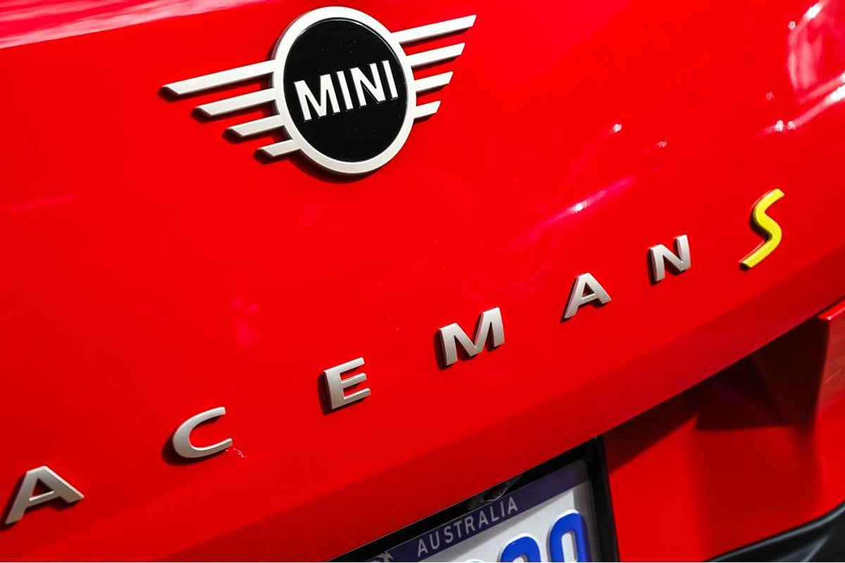 2025 MINI Aceman SE Favoured J05