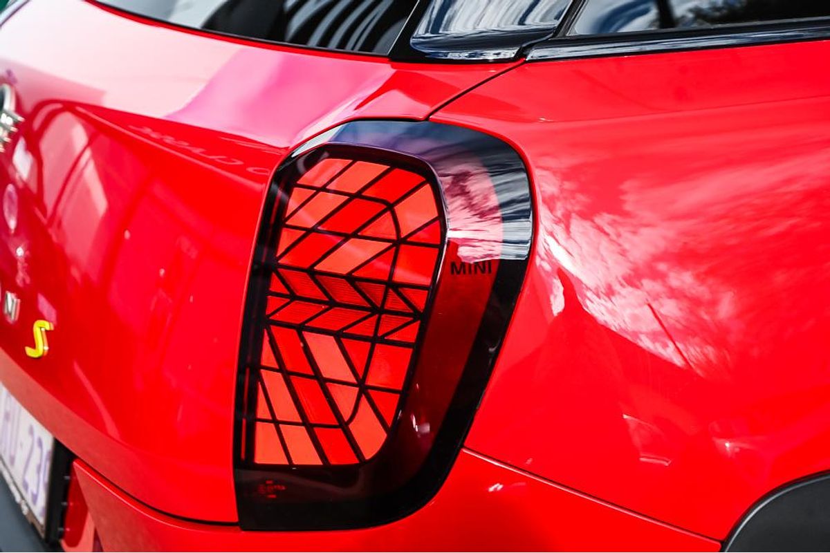 2025 MINI Aceman SE Favoured J05