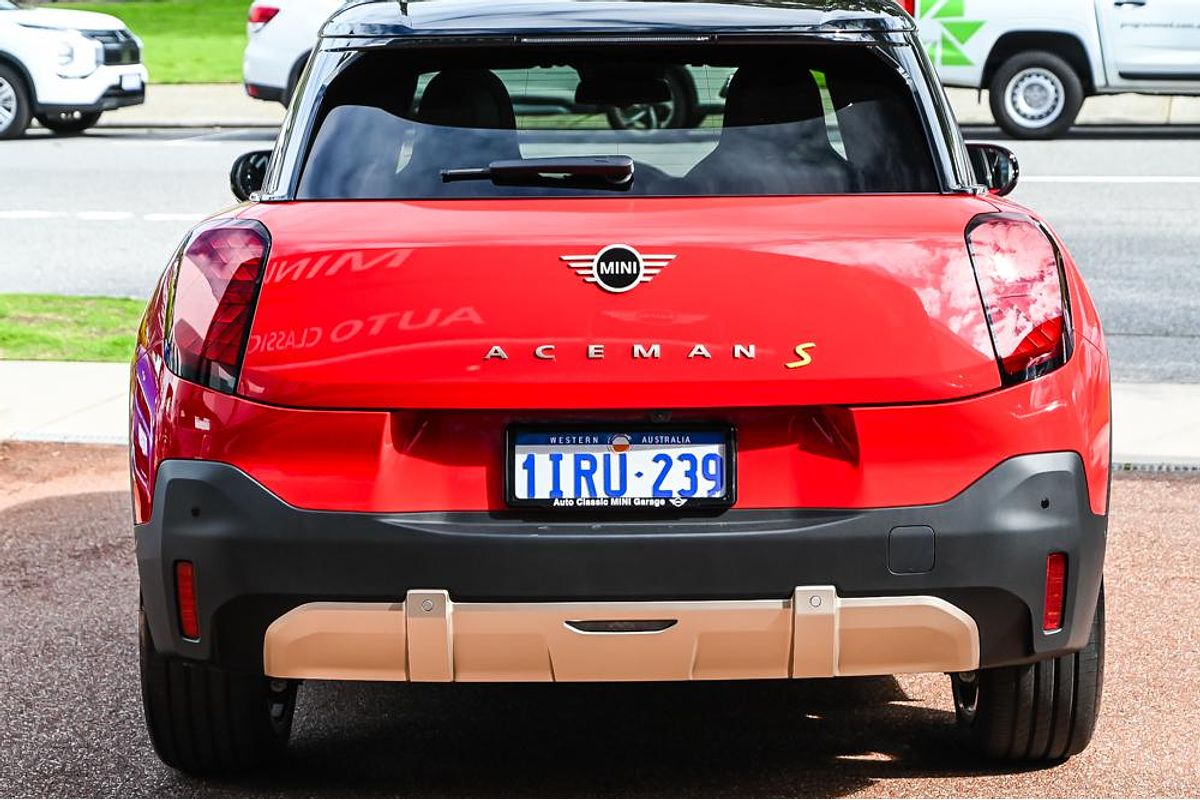 2025 MINI Aceman SE Favoured J05