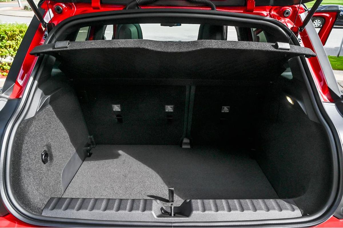 2025 MINI Aceman SE Favoured J05