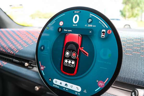 2025 MINI Aceman SE Favoured J05