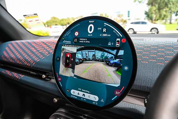 2025 MINI Aceman SE Favoured J05