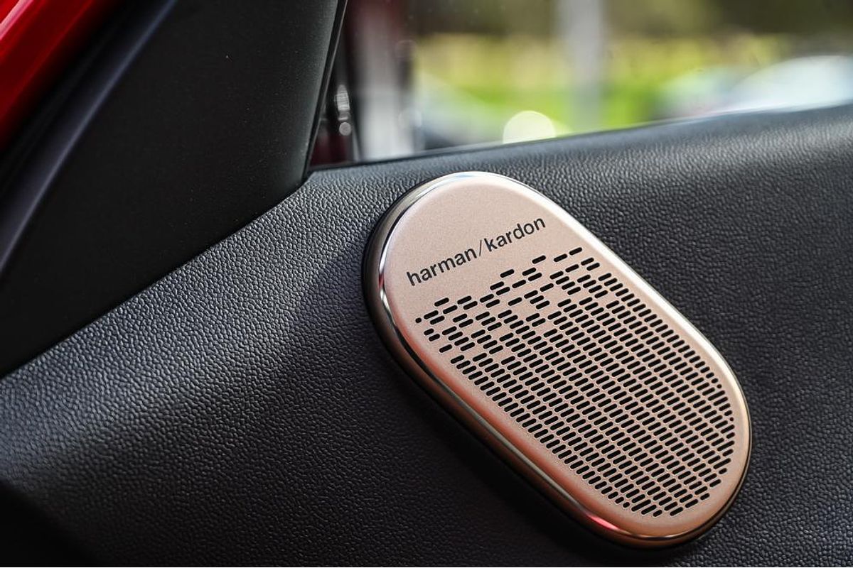 2025 MINI Aceman SE Favoured J05