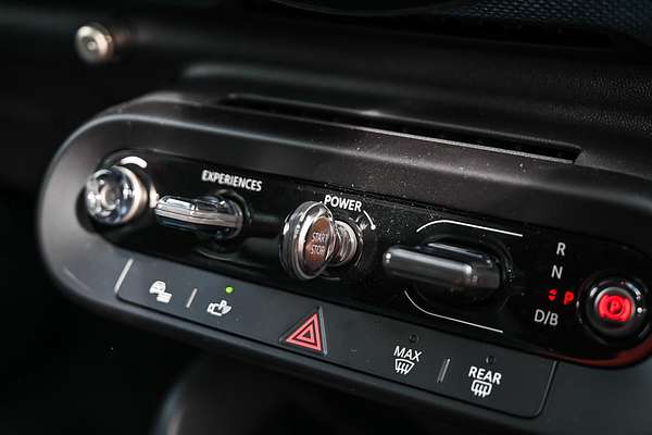 2025 MINI Aceman SE Favoured J05