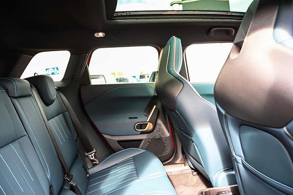 2025 MINI Aceman SE Favoured J05