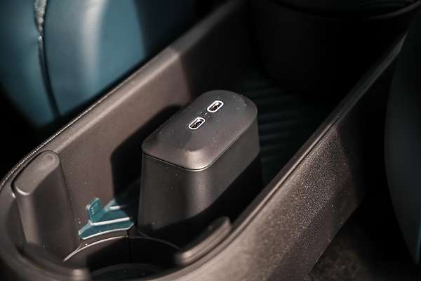 2025 MINI Aceman SE Favoured J05