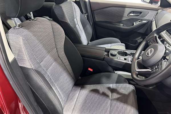 2025 Nissan X-TRAIL ST T33