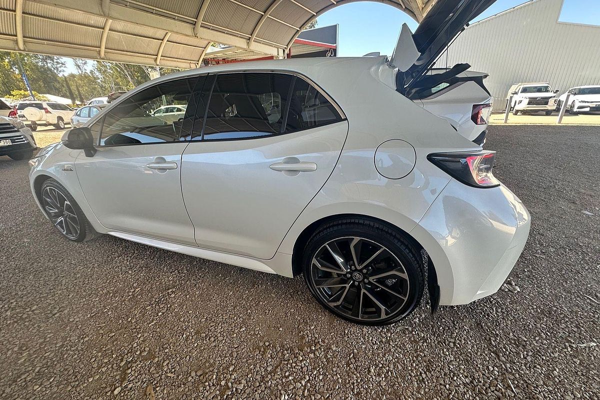 2020 Toyota Corolla ZR Hybrid ZWE211R